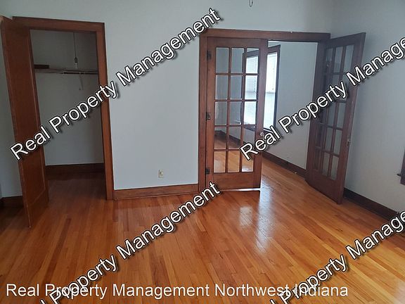 3rd image of 305 N Washington St #4