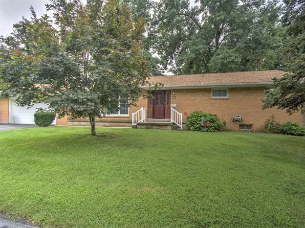 3089 Greenlake Dr, Decatur, IL 62521