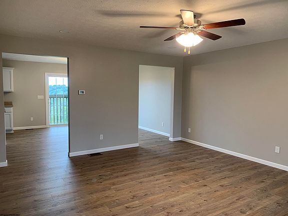 4th image of 120 Charolais Cir