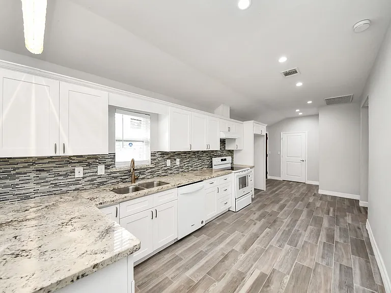 6613 Morrow St — Photo 9
