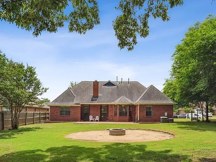 Screenshot 2025-10-21 at 13-49-06 6330 Eagle Valley Cv Bartlett TN 38135 Zillow_10212025