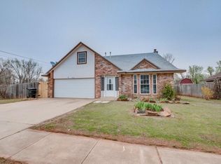 2712 Old Mill Rd, Moore, OK 73160