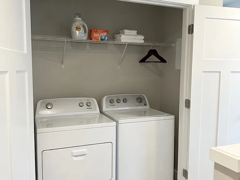 3140 Ponderosa St NE #B — Photo 4