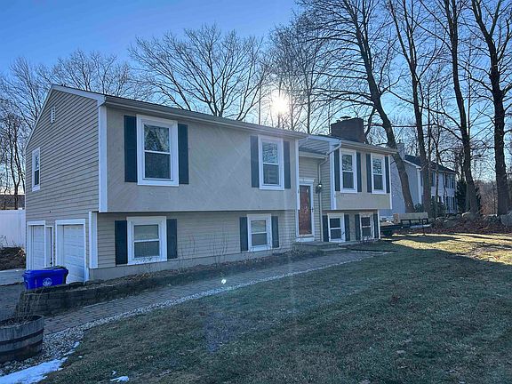 2nd image of 1409 wellington Road