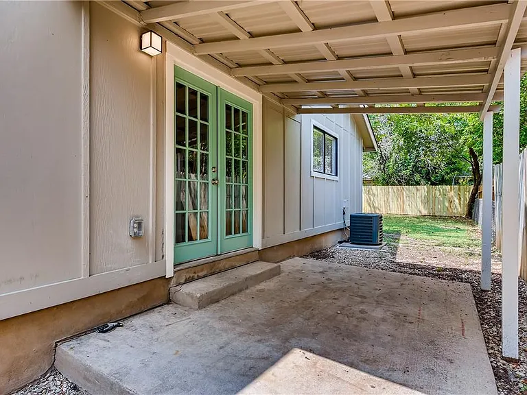 102 Nicole Cv #B — Photo 16