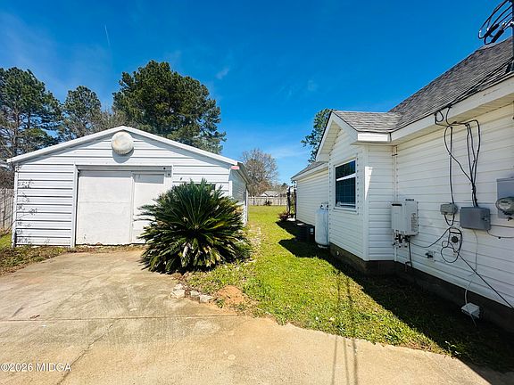 5th image of 515 Amanda Way