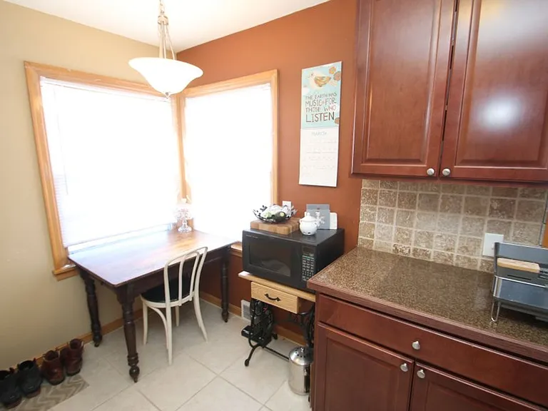 9105 W Park Hill Ave — Photo 2