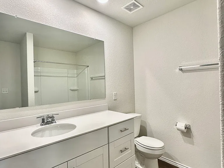 10235 Crossbuck — Photo 20