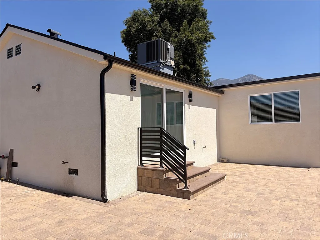 3 bed, 1500 sqft, $4,300 — Photo 3