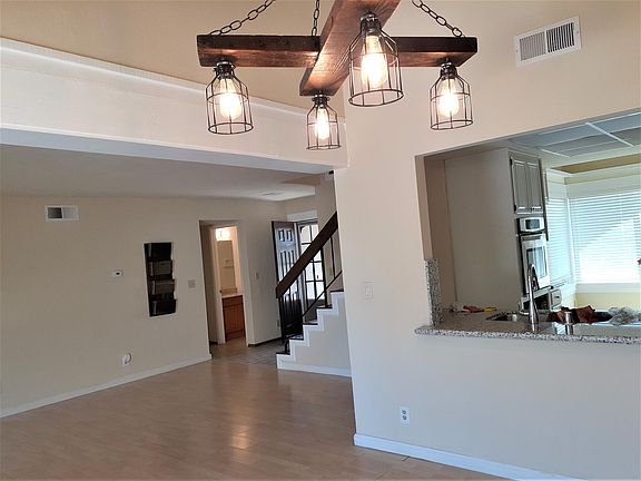 Family room /Dining area