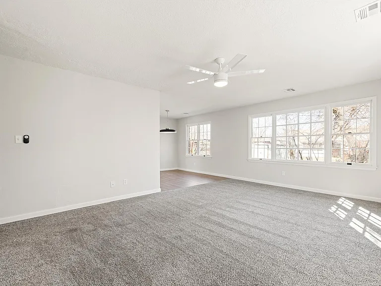 2725 Kent Dr — Photo 15
