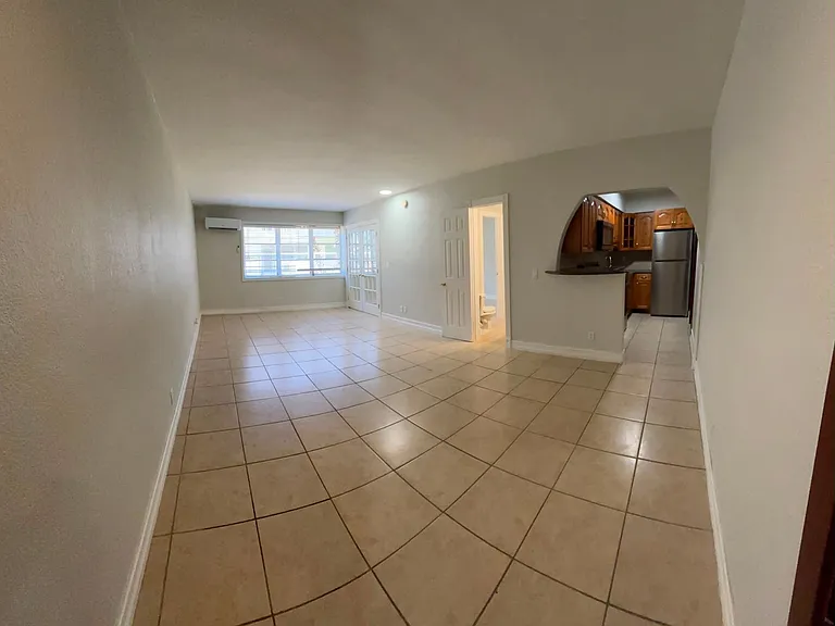 Bellagio Apartments — Photo 20