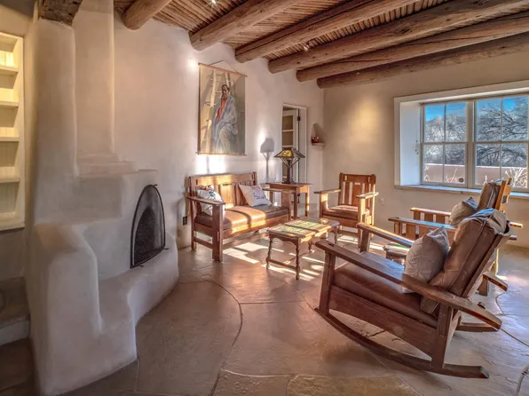 209 Ribak Rd, Taos, NM 87571