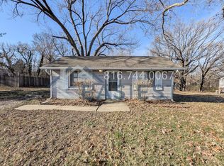 8826 N Forest Ave, Kansas City, MO 64155