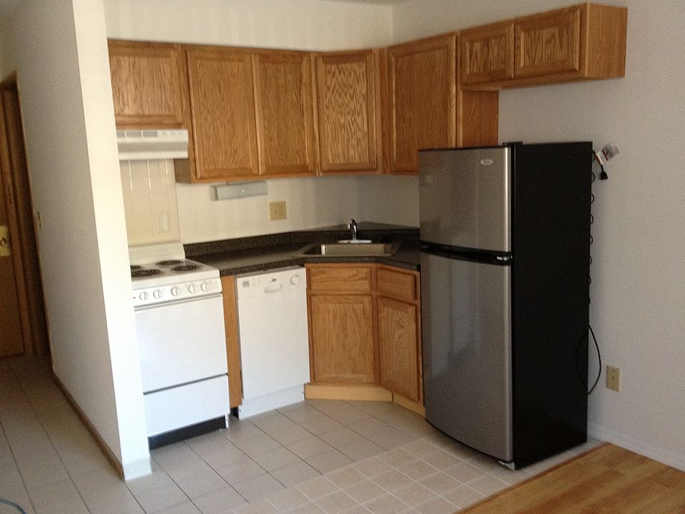 NEW kitchen with dishwasher