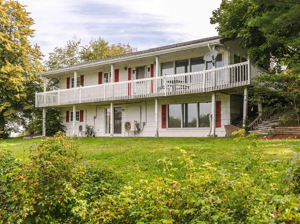 28 Oakview Dr, Chester, NS B0J 1J0