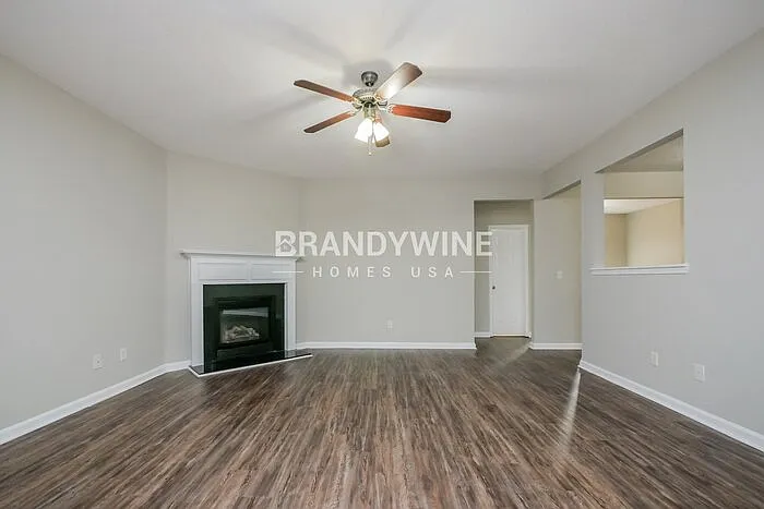 5 bed, 3.0 bath, 2640 sqft, $2,568 — Photo 4