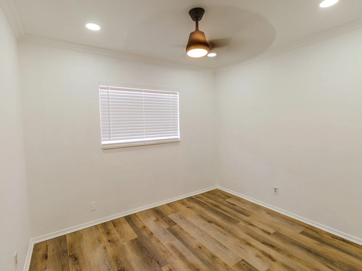 4 bed, 1662 sqft, $2,200 — Photo 4