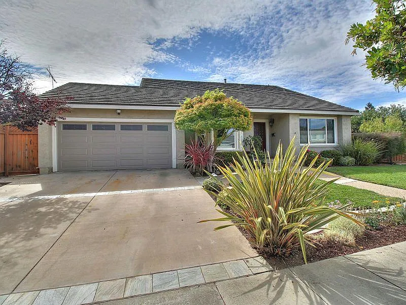 1582 Calle De Stuarda photo 1