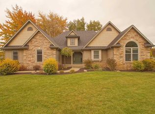 2569 E Ontario Ln, Warsaw, IN 46582