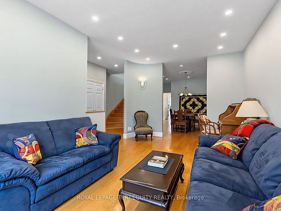 3rd image of 21 Hadley Rd