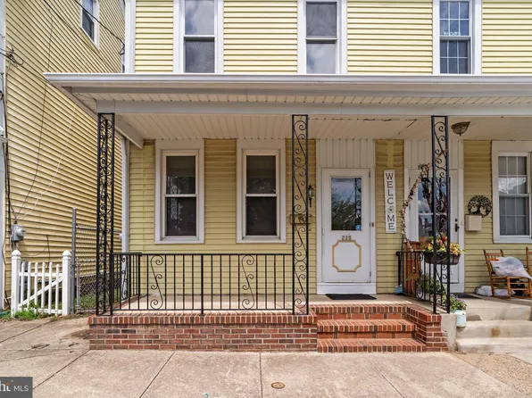 211 Conover St, Burlington, NJ 08016