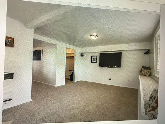 385 Atwell St — Photo 3