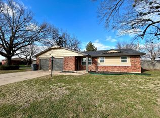 3804 SE Dorchester Dr, Lawton, OK 73501