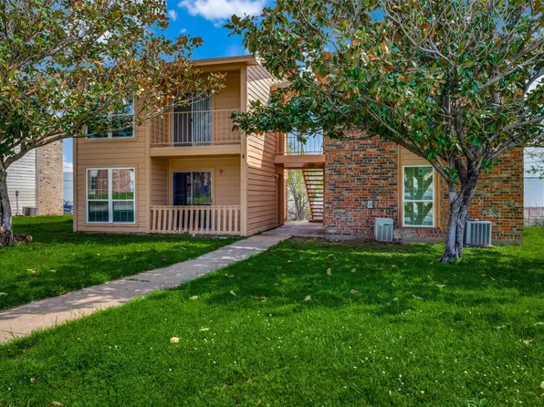 8028 Cambridge Cir, White Settlement, TX 76108