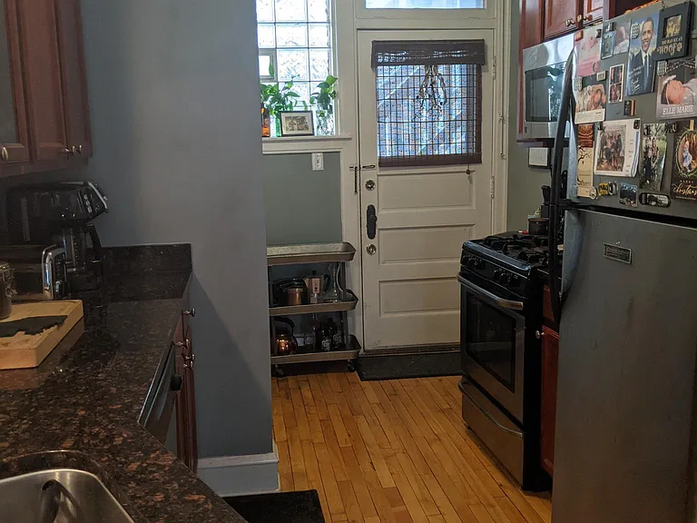 803 Erie St #1 — Photo 3