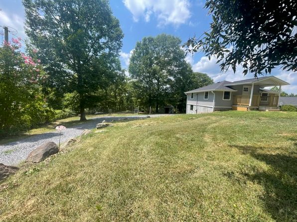 319 Parton Ln