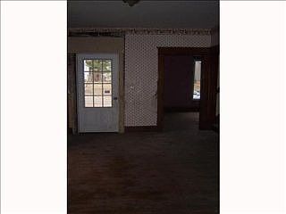 4th image of 48 Bowers Ave
