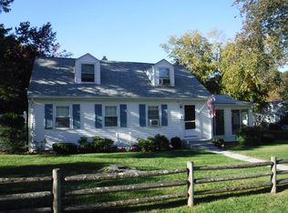 88 Constitution Ave, Weymouth, MA 02190