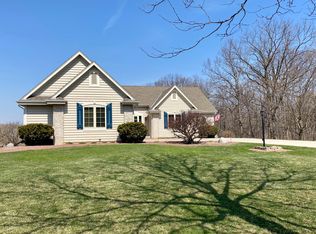 3316 W Links Dr, Franklin, WI 53132