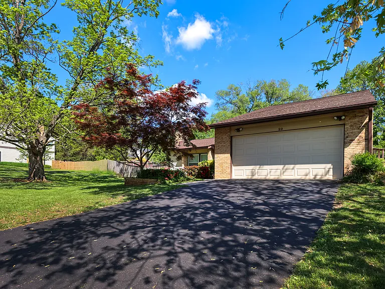 20 Running Brook Ln — Photo 36