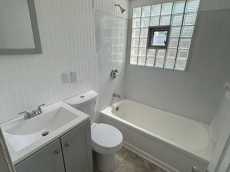 1312 Saint Raphael St — Photo 9