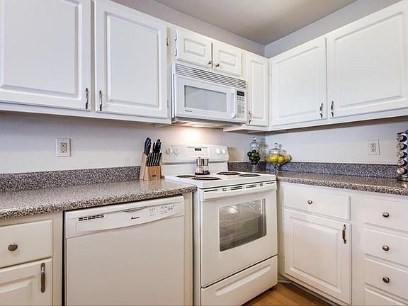 3rd image of 4242 N Capistrano Dr APT 154