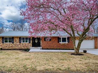 126 Scenic Dr, Scott Depot, WV 25560