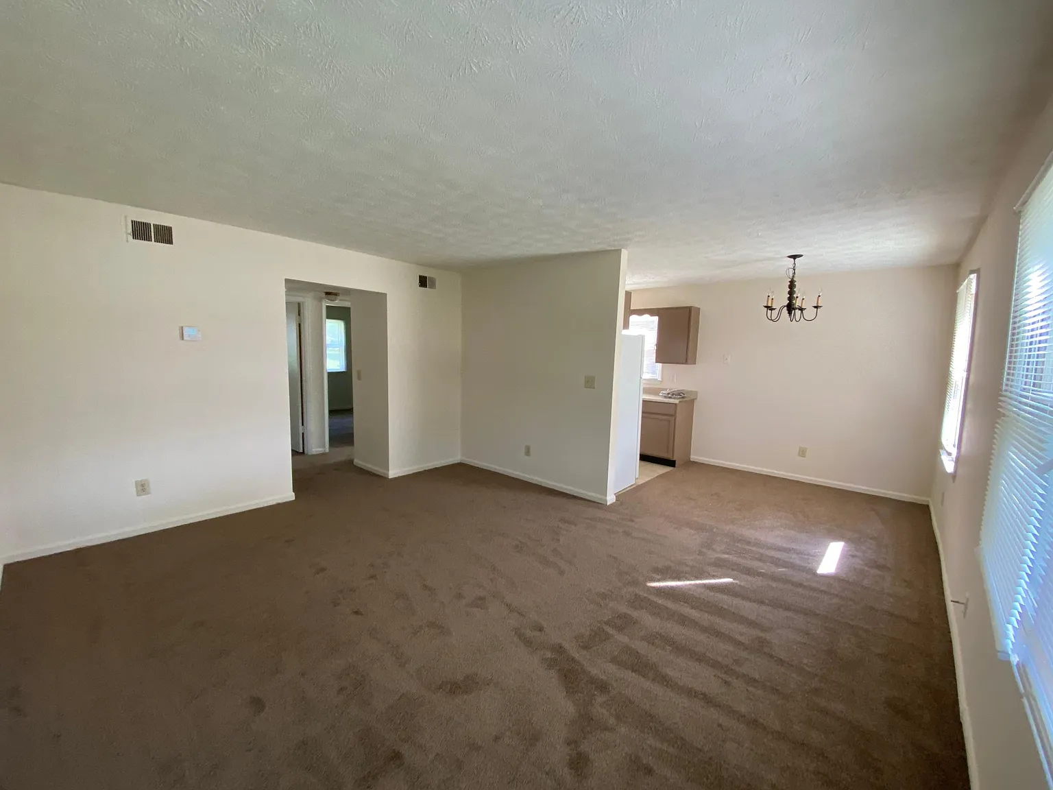 2 bed, 910 sqft, $1,050 — Photo 2