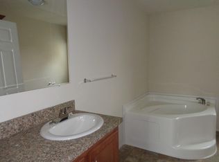7056 Carson Dr, Romulus, MI 48174