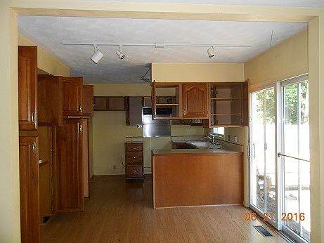 3rd image of 3221 Glen Hills Dr