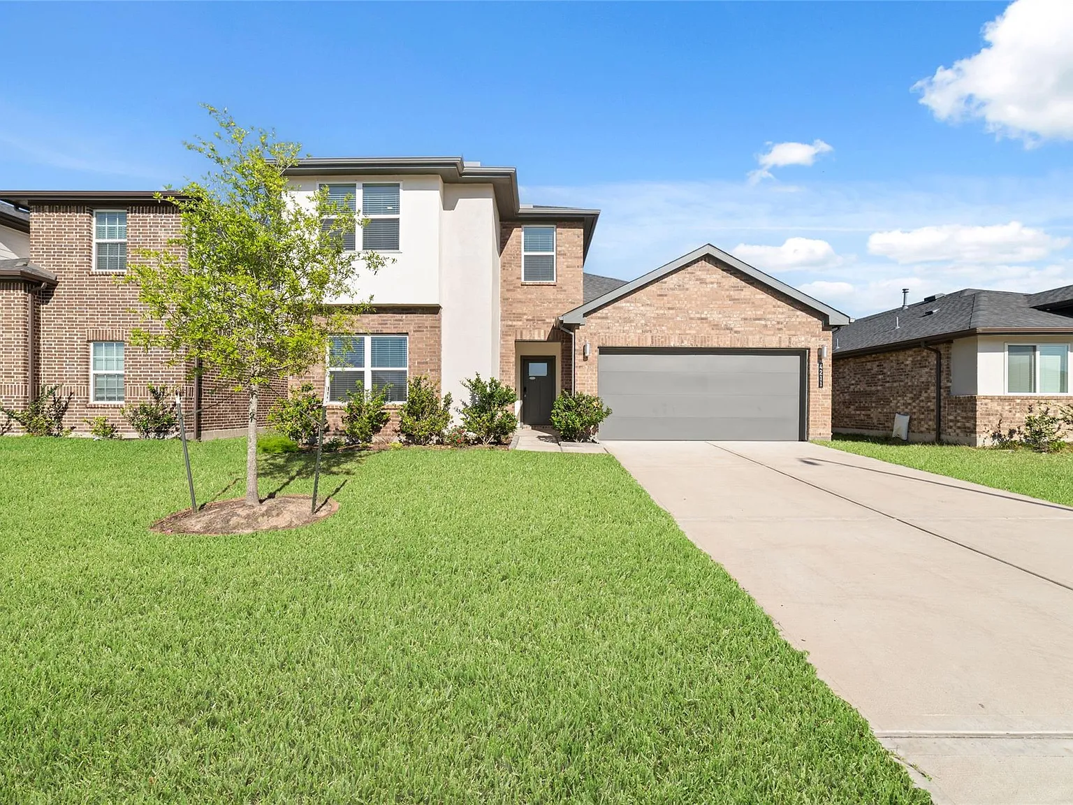 4 bed, 3.0 bath, 2211 sqft, $2,650 — Photo 2