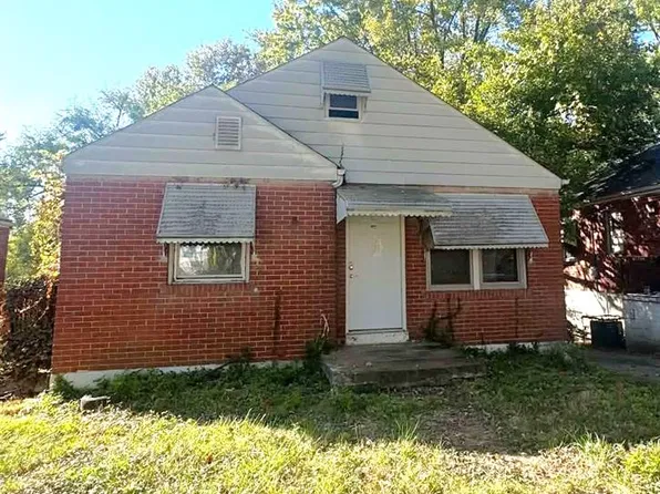 9823 Green Valley Dr, Saint Louis, MO 63136