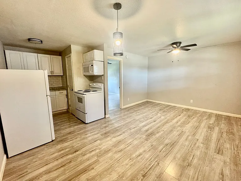 6702 Fulton St #8 — Photo 2