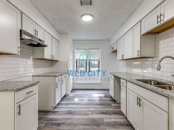 4th image of 212 Harris Dr
