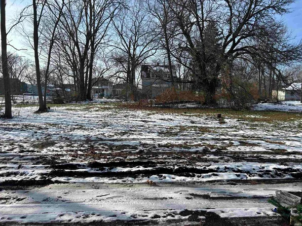 1815 Benton Ct, South Bend, IN 46613