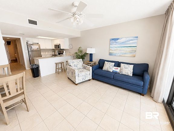 5th image of 533 W Beach Blvd #904