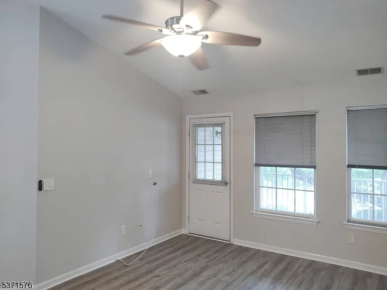 5912 Tudor Dr — Photo 9