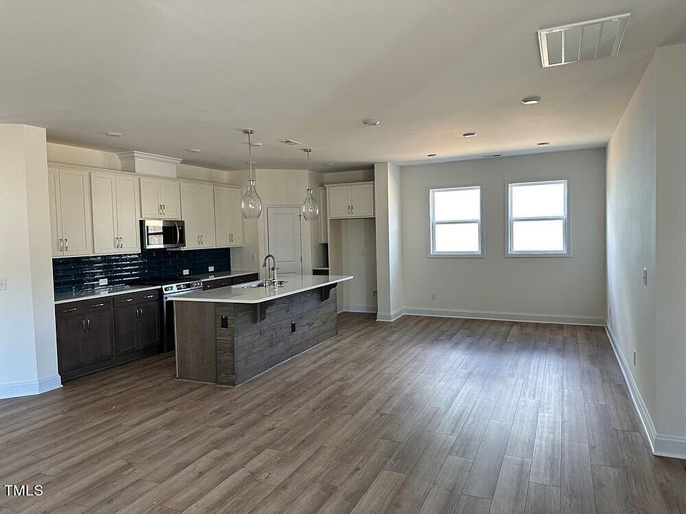 2nd image of 1732 Raven Falls Dr