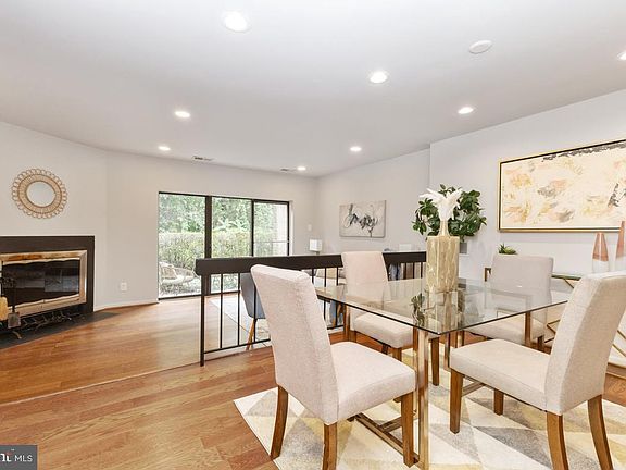 5th image of 3047 Hawthorne Dr NE #3047